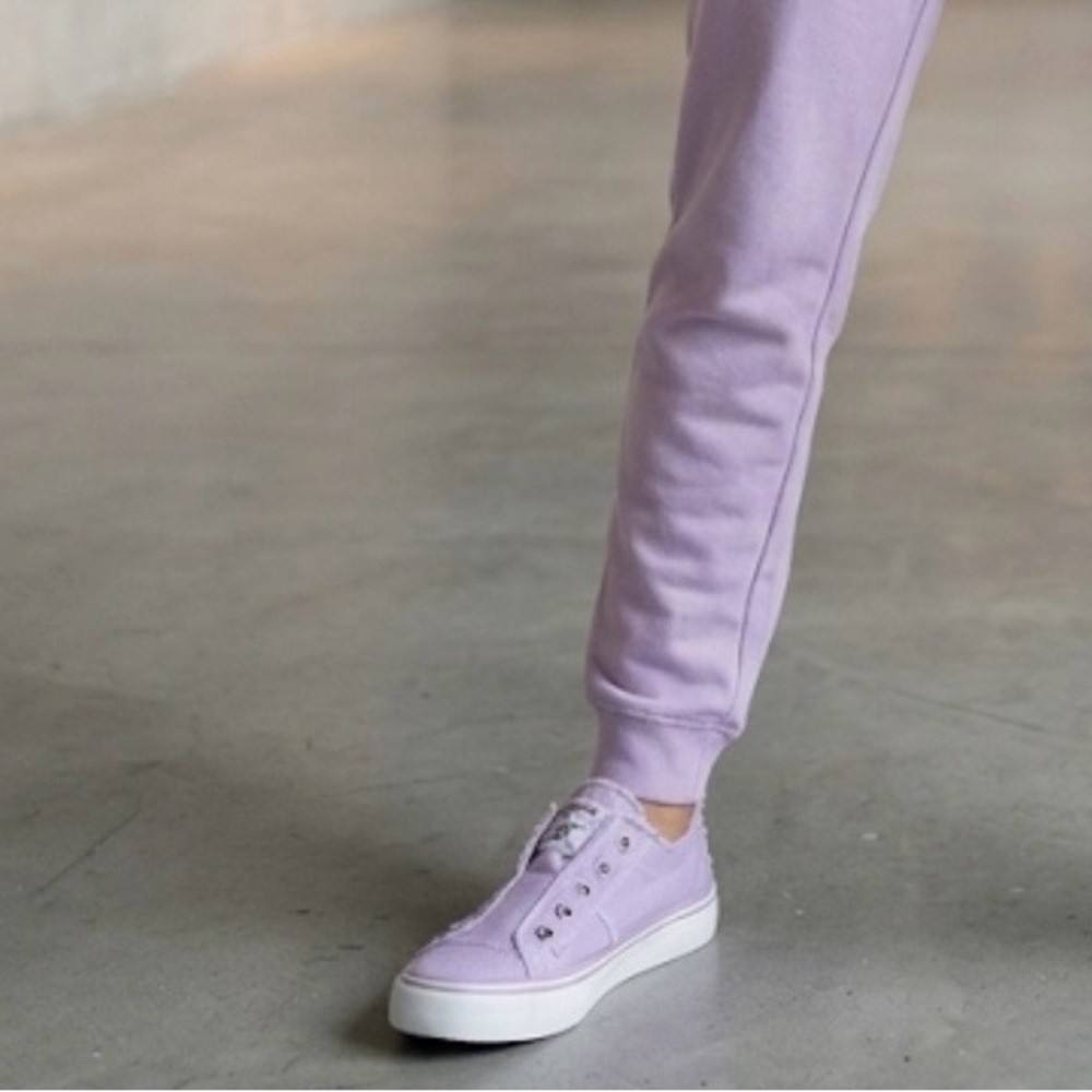 $37 Sale True Religion Women's Lavender Sneakers size 8